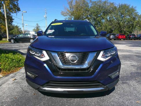 Used 2017 Nissan Rogue SL w/ SL Premium Package FWD image 3