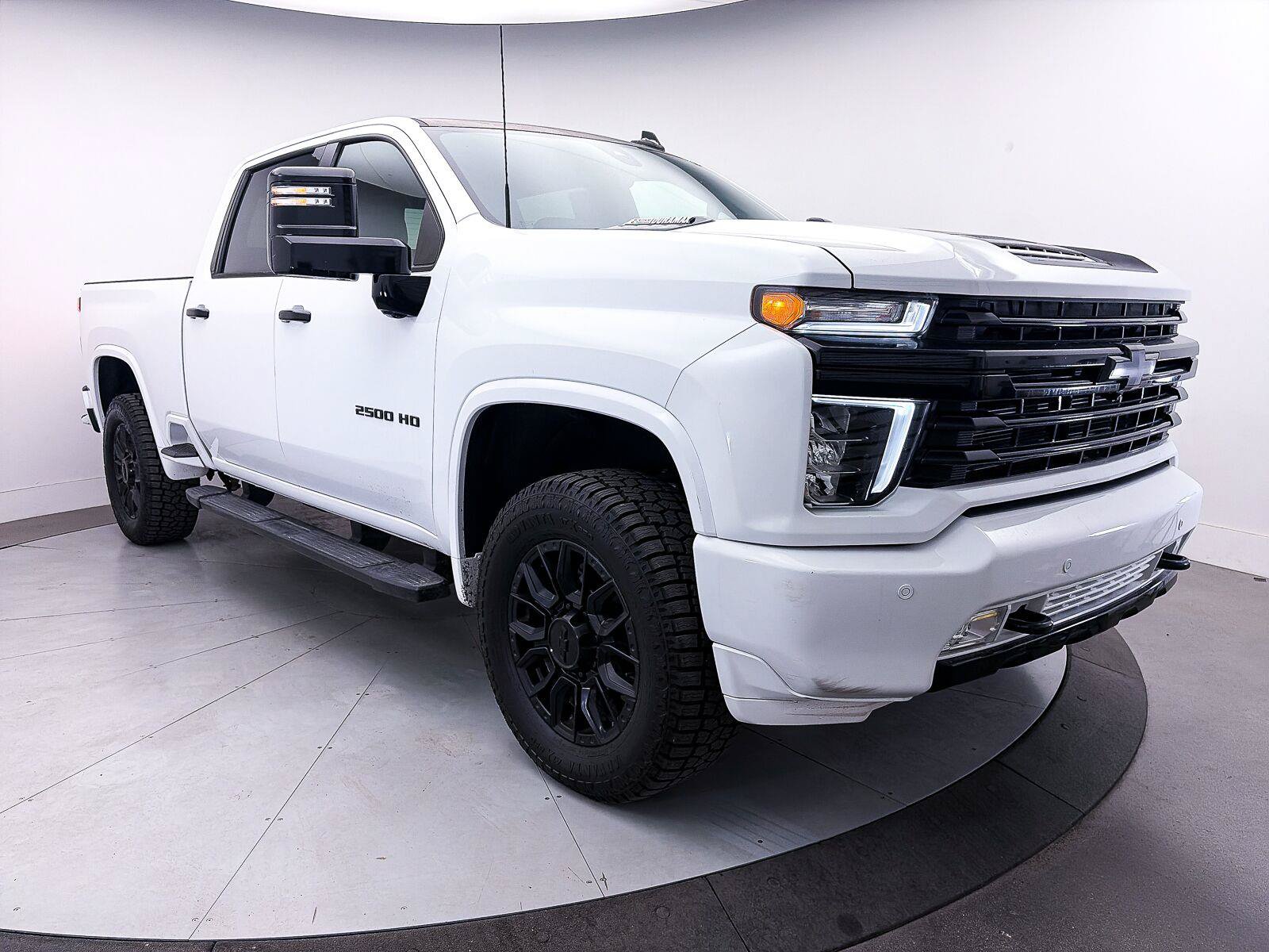 Used 2022 Chevrolet Silverado 2500 High Country w/ Z71 Off-Road Package AWD/4WD image 12