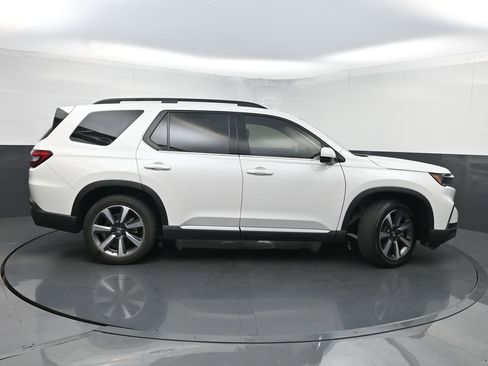 Used 2024 Honda Pilot Elite image 46