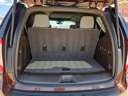 Used 2022 GMC Yukon SLT w/ SLT Premium Package AWD/4WD image 6