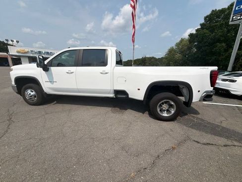 Used 2024 Chevrolet Silverado 3500 LT w/ Convenience Package AWD/4WD image 5