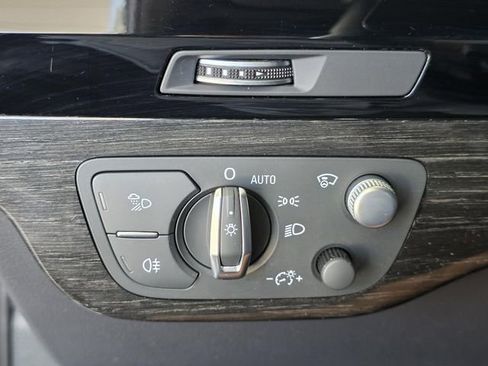 Used 2018 Audi Q7 3.0T Prestige w/ Prestige Package AWD/4WD image 33