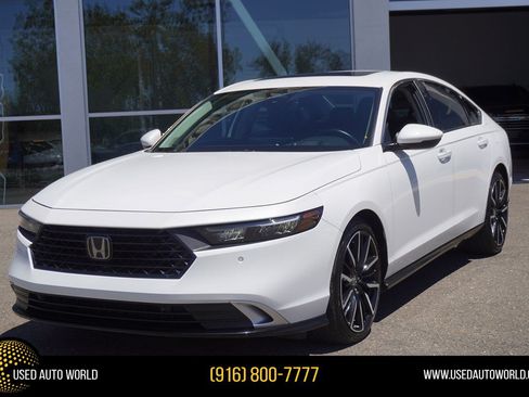 Used 2025 Honda Accord Touring image 1