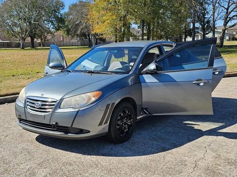 Used 2010 Hyundai Elantra Blue w/ Comfort Pkg 2 FWD image 11