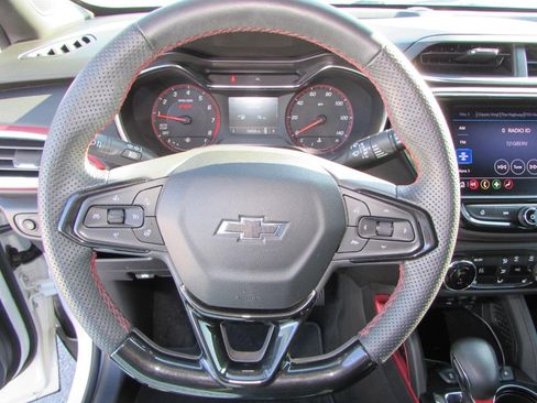 Used 2023 Chevrolet TrailBlazer RS w/ Convenience Package image 14