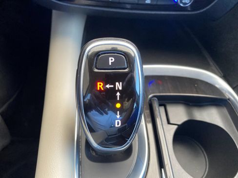 Used 2020 Buick Enclave Essence FWD image 28