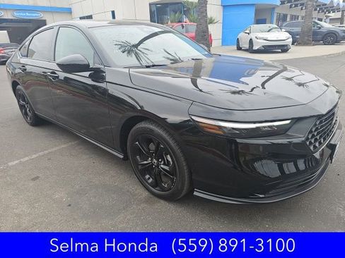 Used 2025 Honda Accord SE image 5