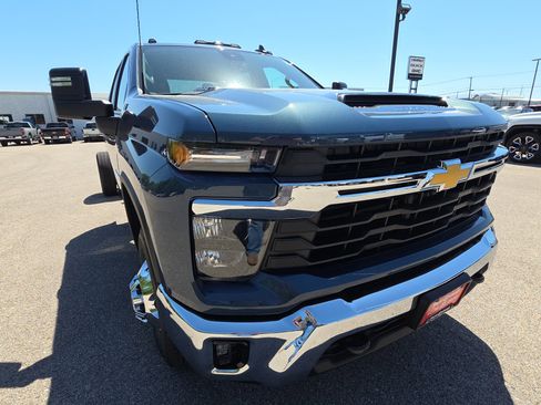 New 2026 Chevrolet Silverado 3500 LT w/ Convenience Package AWD/4WD image 12