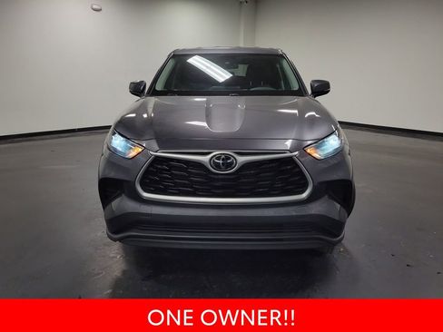 Used 2023 Toyota Highlander L image 3