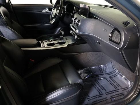 Used 2022 Kia Stinger GT1 AWD/4WD image 34