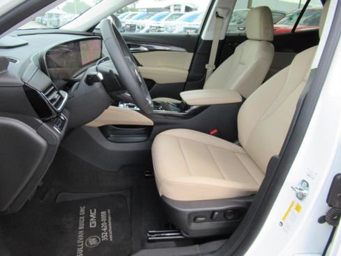 Used 2025 Buick Envision Preferred AWD/4WD image 18