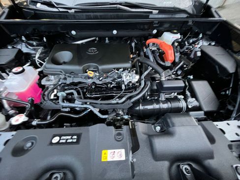 Used 2025 Toyota RAV4 LE image 32