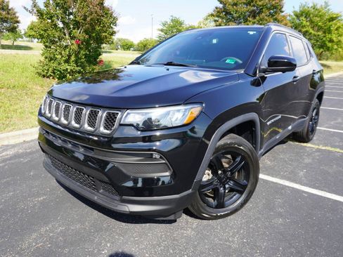 Used 2023 Jeep Compass Latitude w/ Convenience Group AWD/4WD image 6