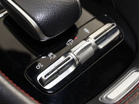 Used 2022 Mercedes-Benz GLE 53 AMG 4MATIC w/ 3rd Row Seat Package image 32