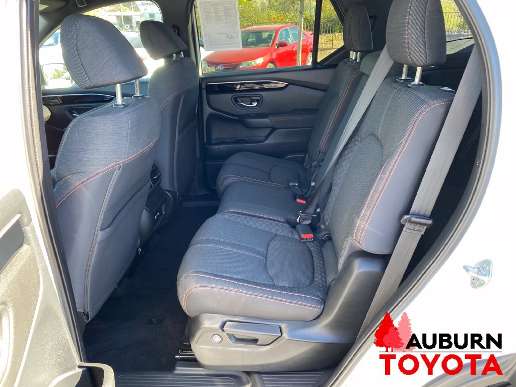 Used 2023 Honda Pilot Sport image 18