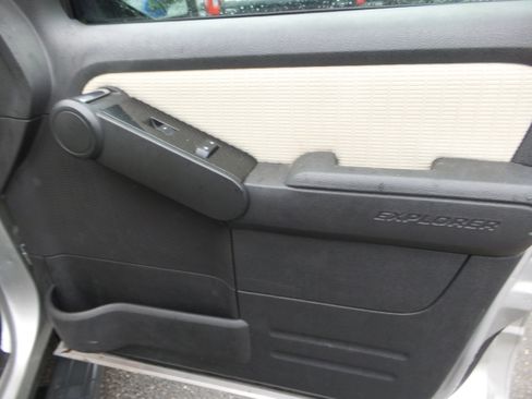Used 2008 Ford Explorer Sport Trac XLT AWD/4WD image 21