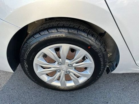 Used 2020 Hyundai Accent SE FWD image 10
