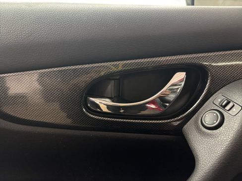 Used 2016 Nissan Rogue AWD image 12