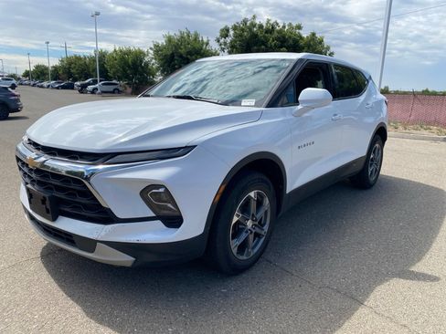 Used 2023 Chevrolet Blazer LT FWD image 1