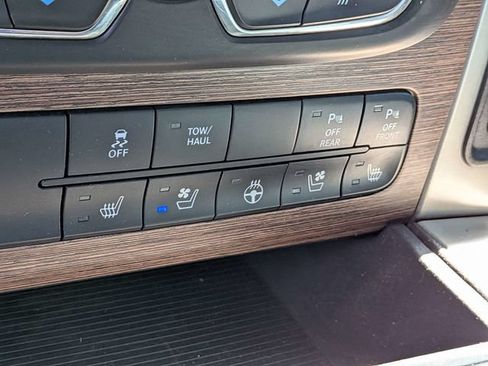 Used 2017 RAM 1500 Laramie w/ Convenience Group AWD/4WD image 22