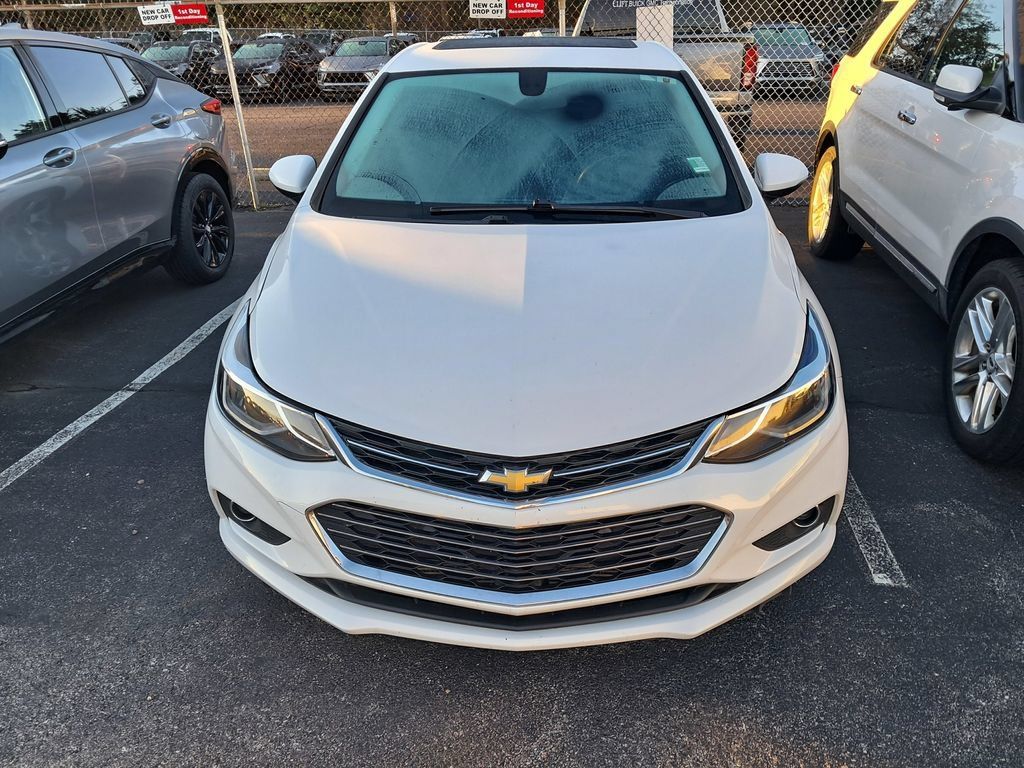 Used 2018 Chevrolet Cruze Premier FWD image 5