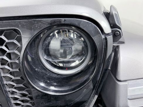 Used 2023 Jeep Gladiator Willys image 26