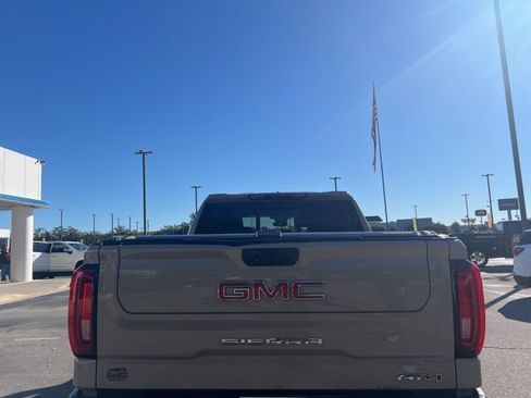 Used 2022 GMC Sierra 1500 AT4 w/ AT4 Premium Package image 4