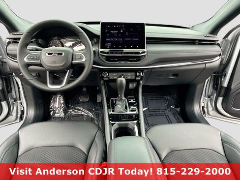 New 2026 Jeep Compass Latitude image 3