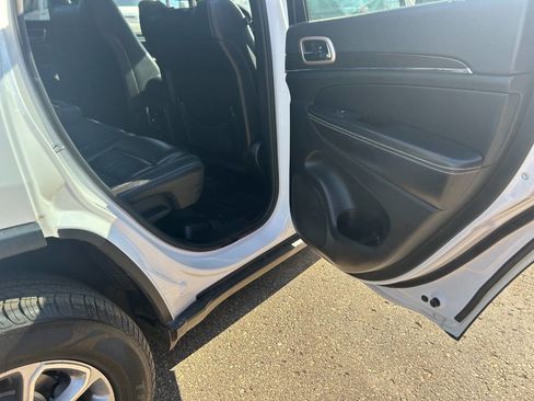 Used 2015 Jeep Grand Cherokee Limited image 18