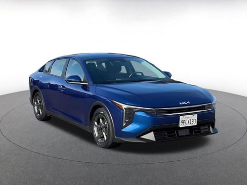 Used 2025 Kia K4 FWD image 3