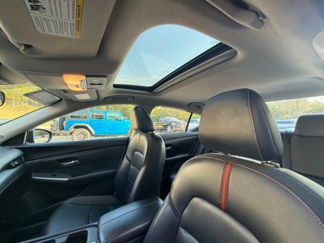 Used 2023 Nissan Sentra SR w/ SR Premium Package FWD image 23