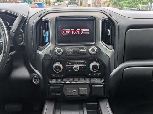 Used 2020 GMC Sierra 2500 Denali w/ Denali Ultimate Package AWD/4WD image 11