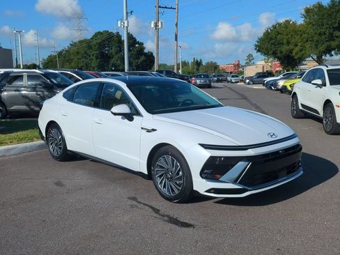 New 2026 Hyundai Sonata Limited FWD image 2