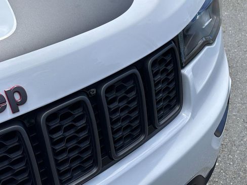 Used 2020 Jeep Grand Cherokee Trailhawk w/ Trailhawk Luxury Group AWD/4WD image 27