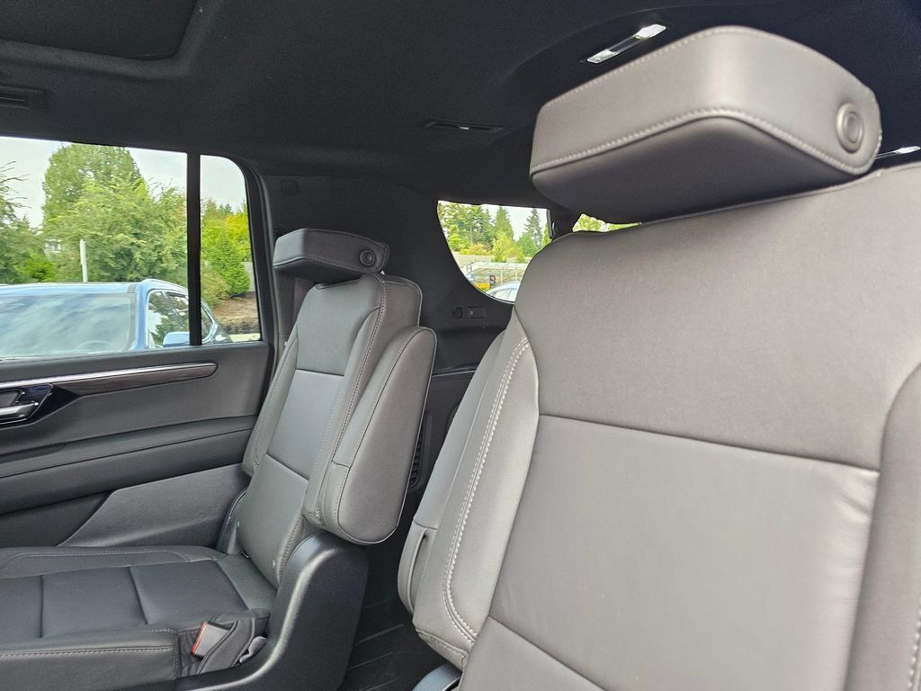 New 2026 Chevrolet Suburban LT w/ Comfort Package AWD/4WD image 20