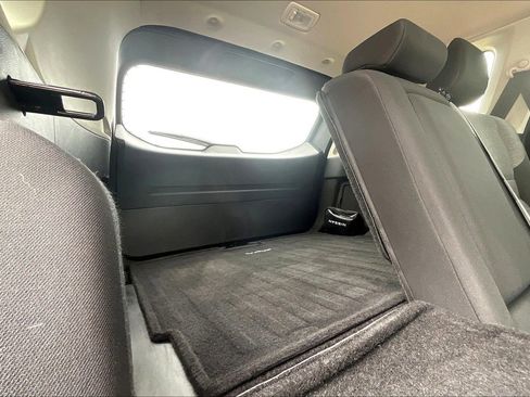 Certified 2023 Nissan Rogue SV image 34