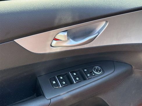 Used 2023 Kia Forte LXS w/ LXS Technology Package image 18