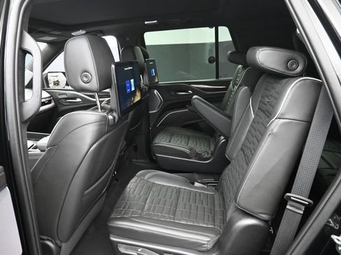 Used 2023 Cadillac Escalade Sport Platinum AWD/4WD image 14