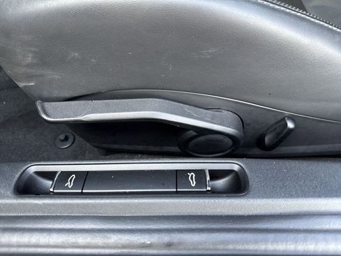 Used 2025 Porsche 718 Cayman image 16