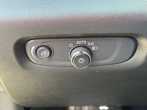 Used 2023 Chevrolet Traverse LT AWD/4WD image 22