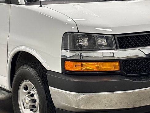 Used 2024 Chevrolet Express 2500 w/ Driver Convenience Package image 5
