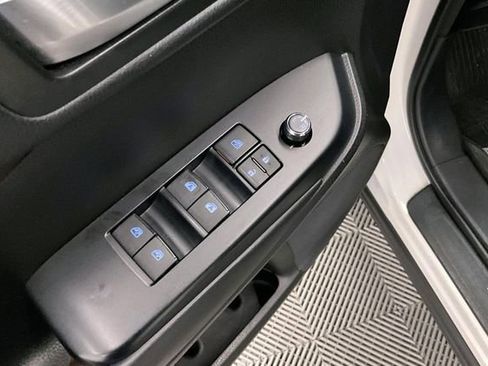 Used 2018 Toyota Highlander XLE AWD/4WD image 41