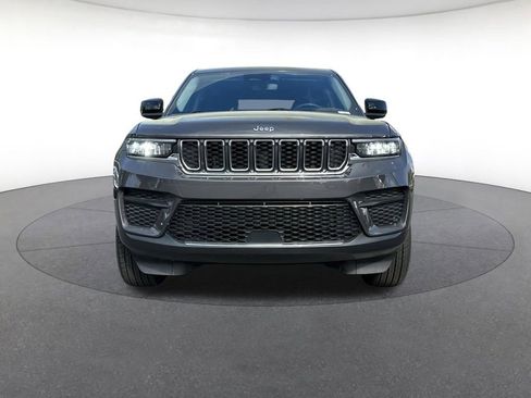 Certified 2023 Jeep Grand Cherokee Laredo X RWD image 9