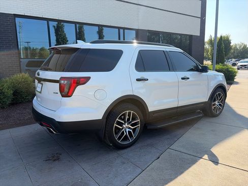 Used 2016 Ford Explorer Sport w/ Equipment Group 401A AWD/4WD image 5
