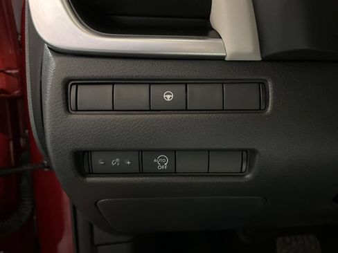 Used 2023 Nissan Rogue SV AWD/4WD image 14