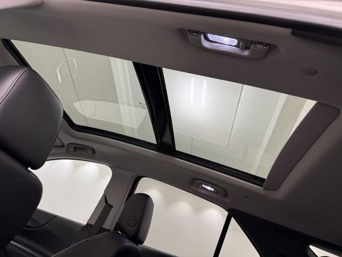 Used 2020 Chevrolet Equinox Premier image 25