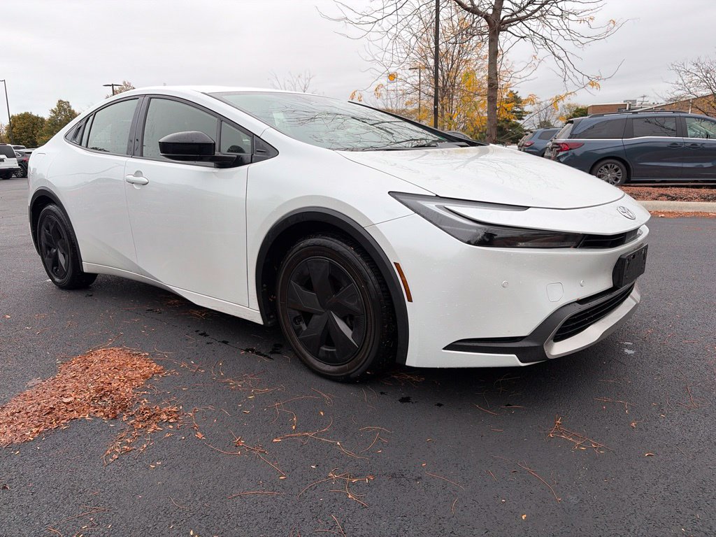 Used 2023 Toyota Prius Prime FWD image 3