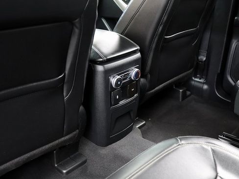 Used 2022 Ford Explorer XLT w/ Equipment Group 202A image 14