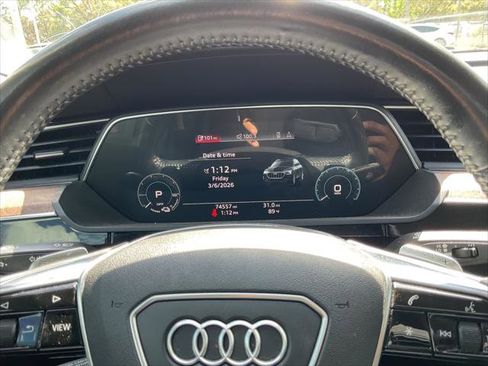 Used 2019 Audi e-tron Premium Plus image 31