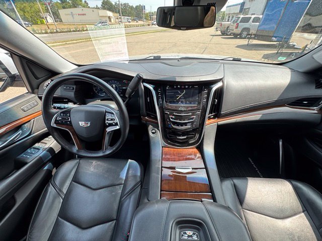 Used 2019 Cadillac Escalade ESV Premium Luxury AWD/4WD image 16